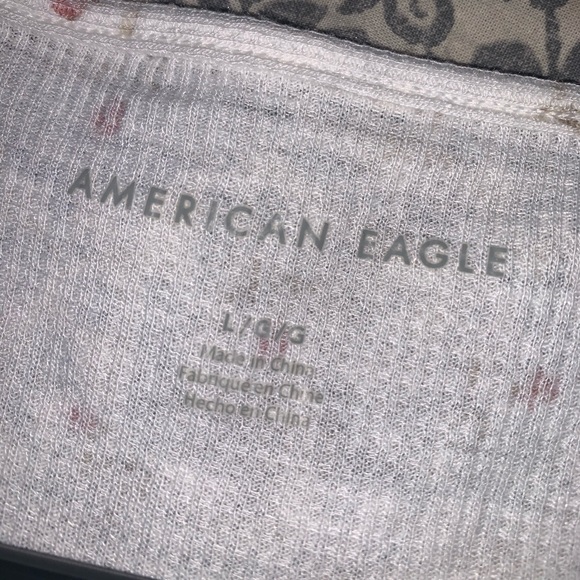 American Eagle Floral Surplice Tee - Picture 3 of 3